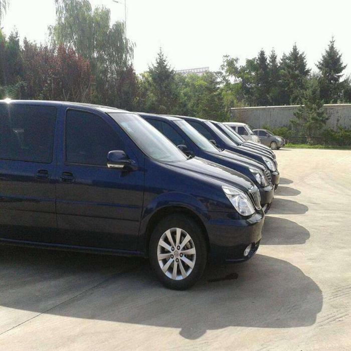 順發商務車出租與汽車租賃服務 專業、便捷的出行選擇